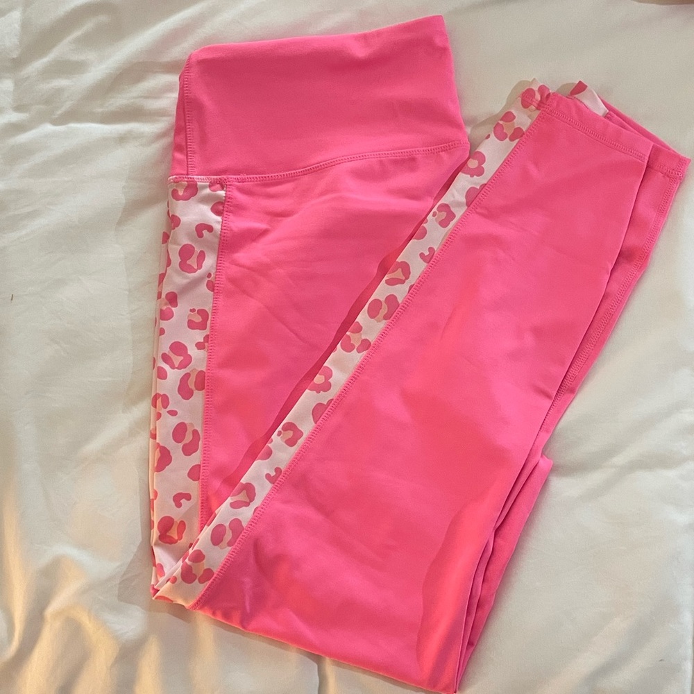 Crown and Ivy Neon Pink Cheetah Leggings 🐆